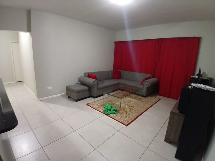 3 Bedroom Property for Sale in Die Hoewes Gauteng