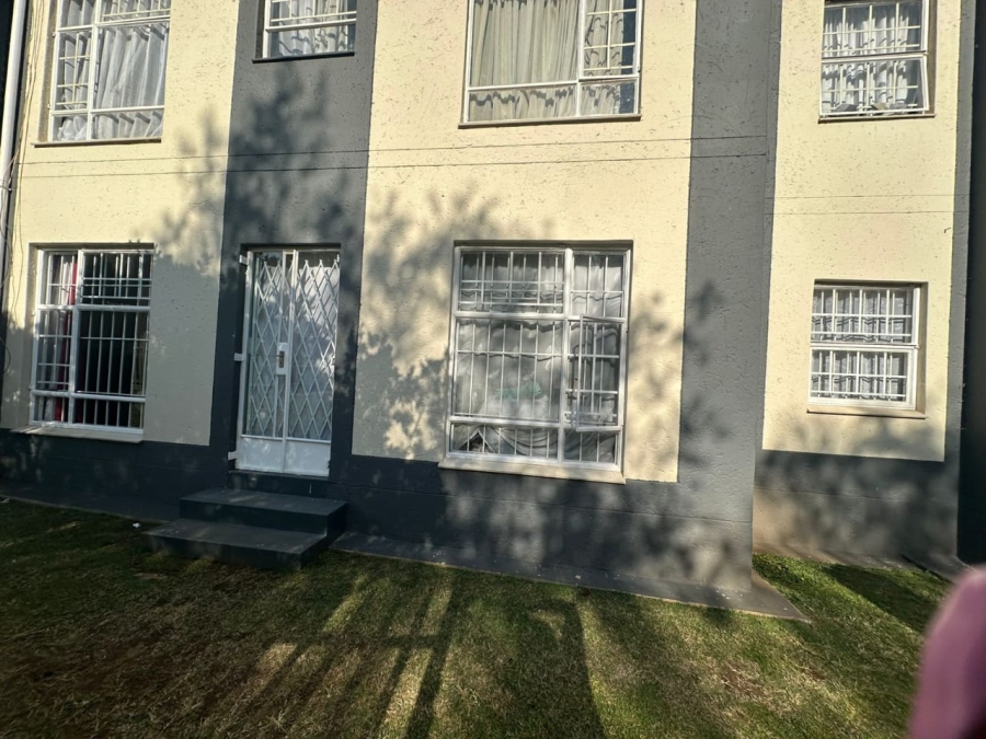 3 Bedroom Property for Sale in Die Hoewes Gauteng