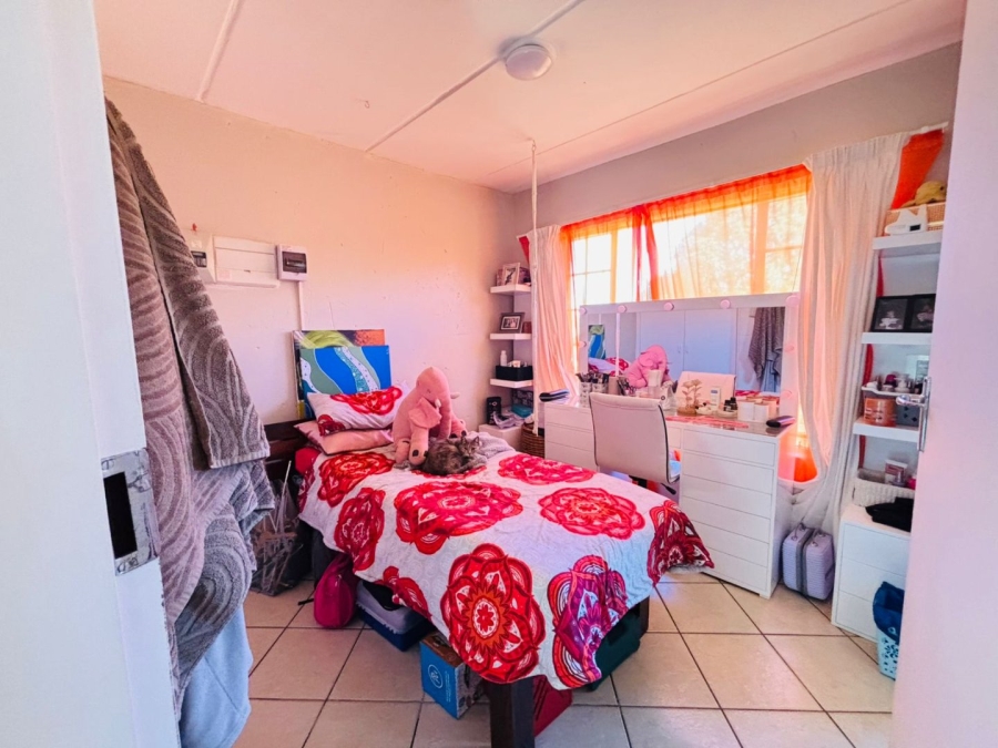 2 Bedroom Property for Sale in Rooihuiskraal North Gauteng