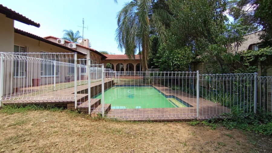 5 Bedroom Property for Sale in Gallo Manor Gauteng