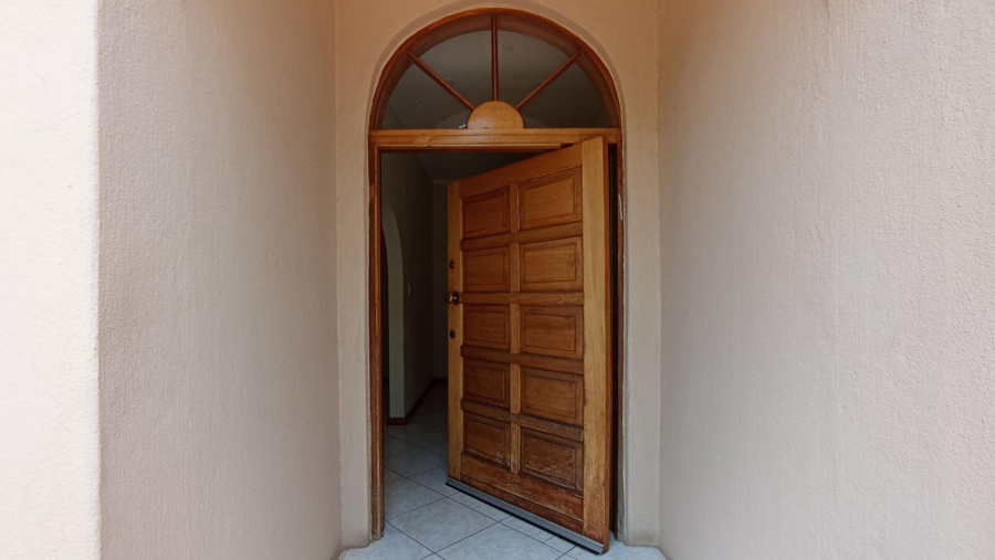 5 Bedroom Property for Sale in Gallo Manor Gauteng