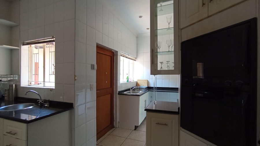 5 Bedroom Property for Sale in Gallo Manor Gauteng