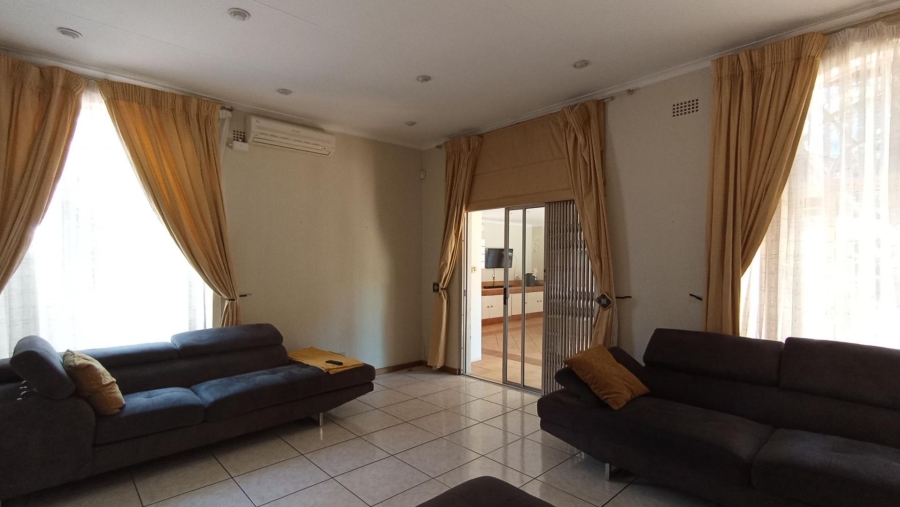 5 Bedroom Property for Sale in Gallo Manor Gauteng