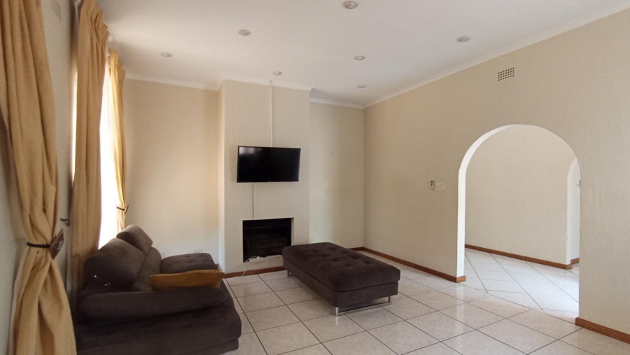 5 Bedroom Property for Sale in Gallo Manor Gauteng