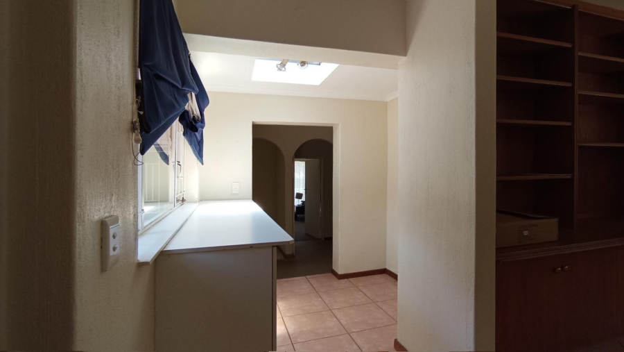 5 Bedroom Property for Sale in Gallo Manor Gauteng