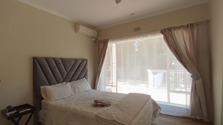 5 Bedroom Property for Sale in Gallo Manor Gauteng