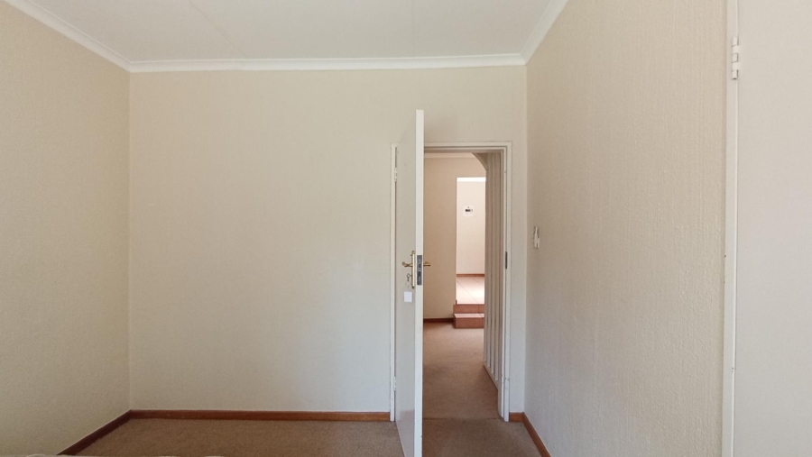 5 Bedroom Property for Sale in Gallo Manor Gauteng