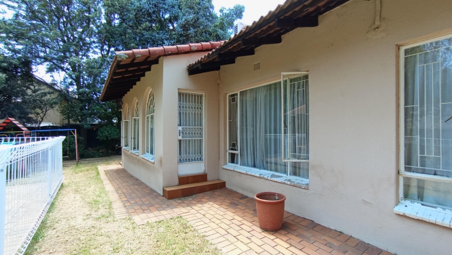 5 Bedroom Property for Sale in Gallo Manor Gauteng