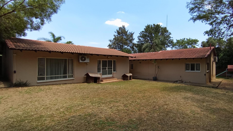 5 Bedroom Property for Sale in Gallo Manor Gauteng