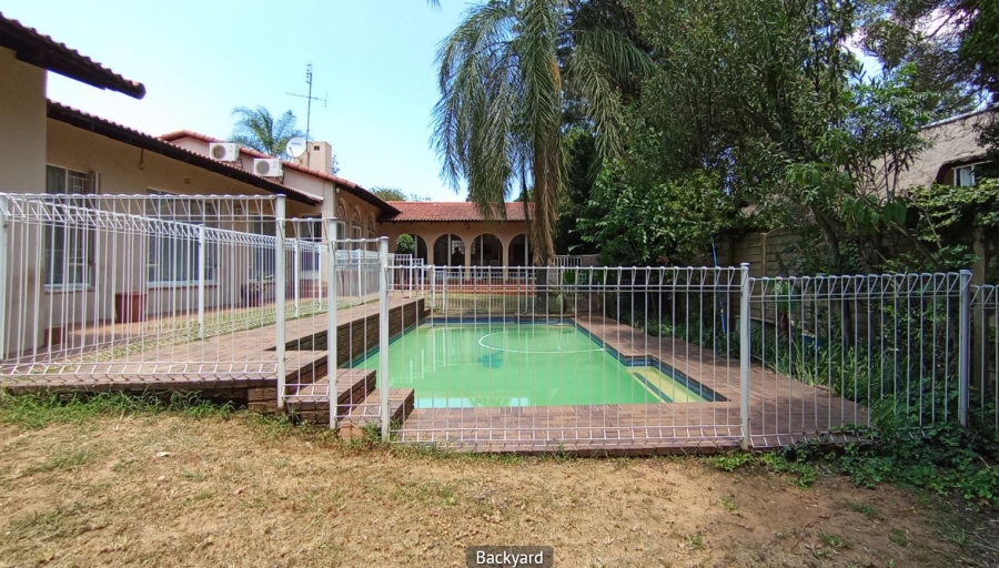 5 Bedroom Property for Sale in Gallo Manor Gauteng