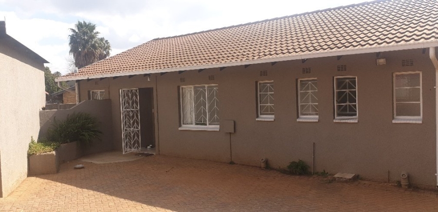 To Let 2 Bedroom Property for Rent in Strubensvallei Gauteng