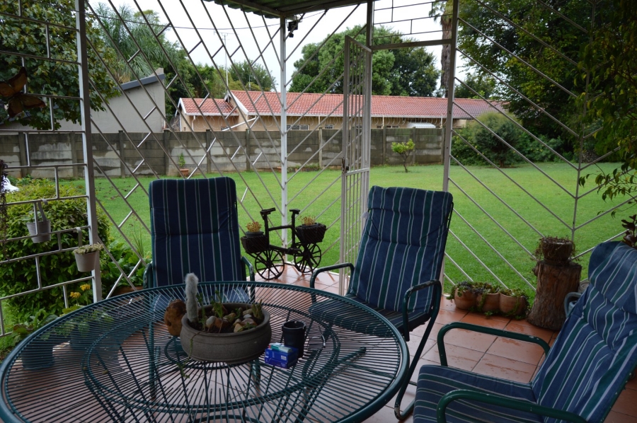 To Let 2 Bedroom Property for Rent in Strubensvallei Gauteng