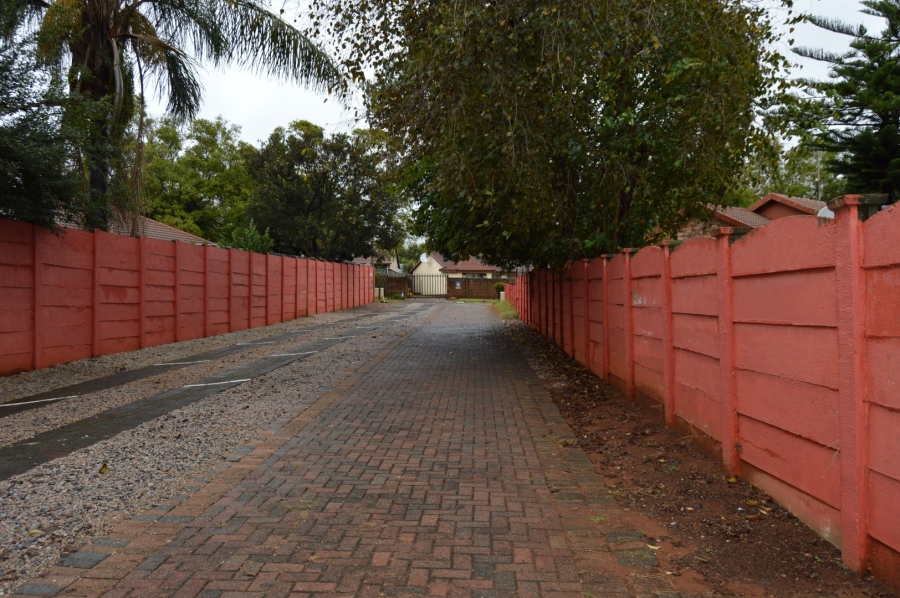 To Let 2 Bedroom Property for Rent in Strubensvallei Gauteng