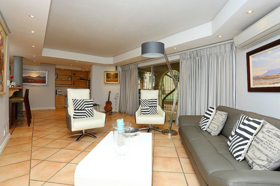 To Let 2 Bedroom Property for Rent in Bryanston Gauteng