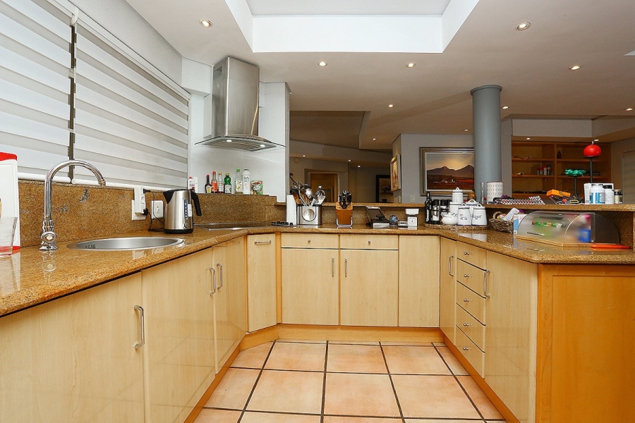 To Let 2 Bedroom Property for Rent in Bryanston Gauteng