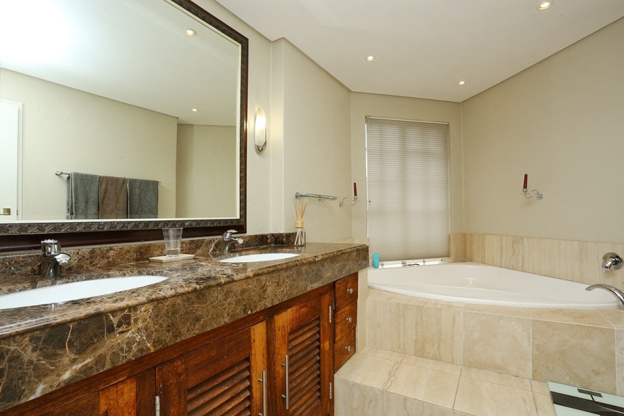 To Let 2 Bedroom Property for Rent in Bryanston Gauteng