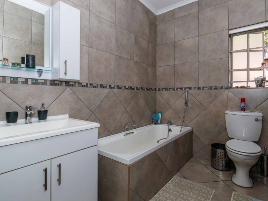 3 Bedroom Property for Sale in Eden Glen Gauteng
