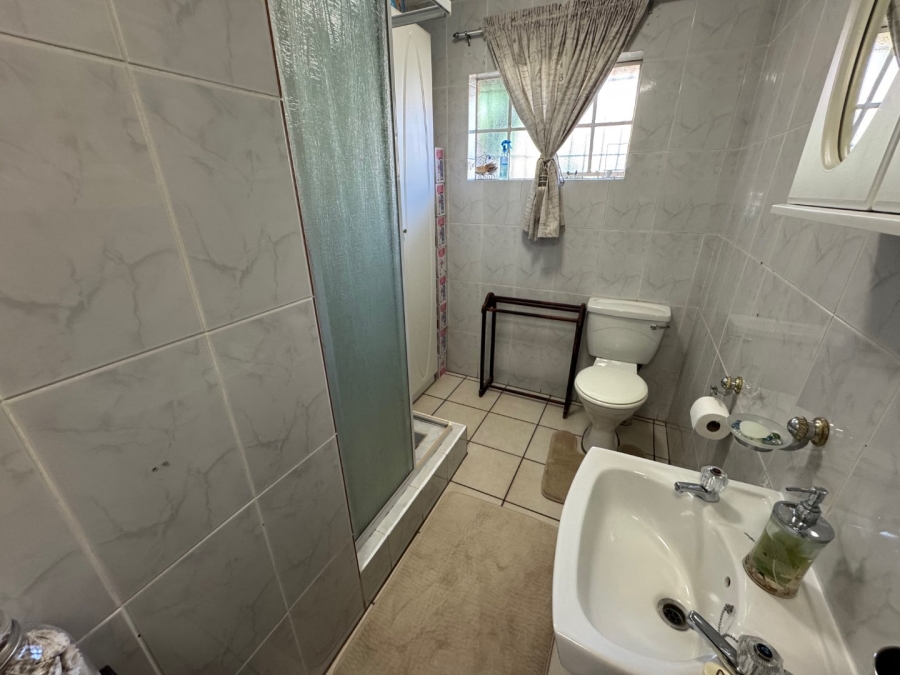 3 Bedroom Property for Sale in Glen Marais Gauteng