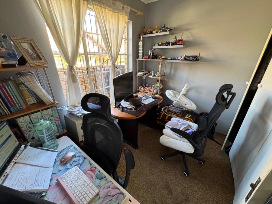 3 Bedroom Property for Sale in Glen Marais Gauteng