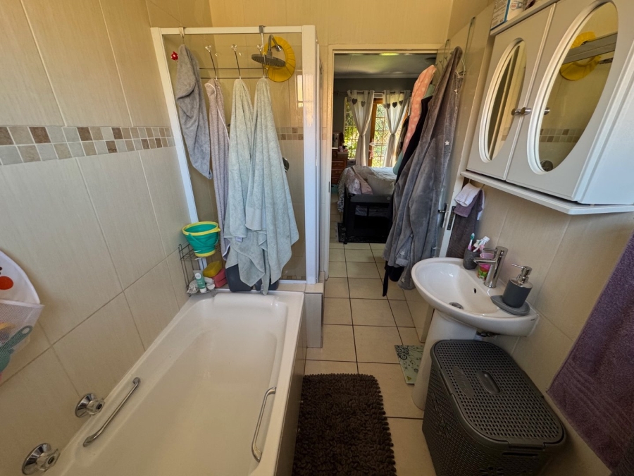 3 Bedroom Property for Sale in Glen Marais Gauteng