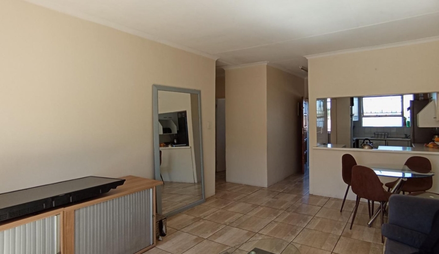 2 Bedroom Property for Sale in Buccleuch Gauteng