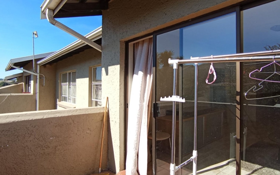 2 Bedroom Property for Sale in Buccleuch Gauteng