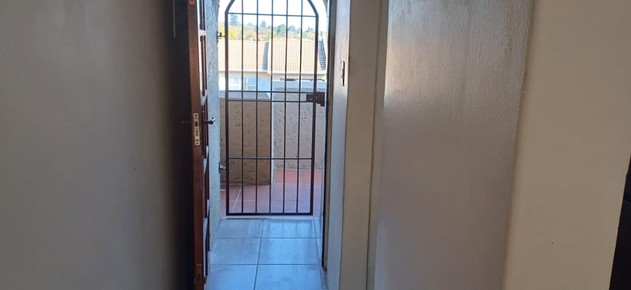2 Bedroom Property for Sale in Buccleuch Gauteng