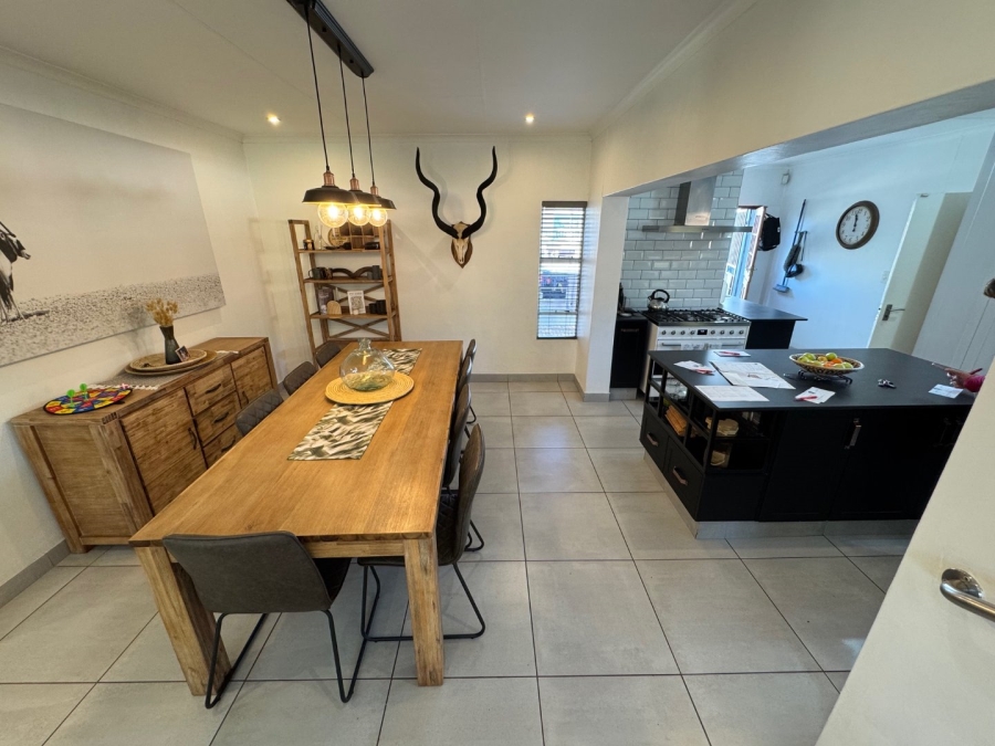 4 Bedroom Property for Sale in Glen Marais Gauteng