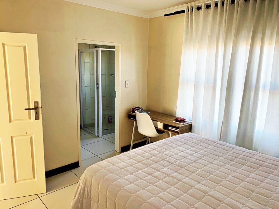 To Let 1 Bedroom Property for Rent in Scarlet Park Gauteng