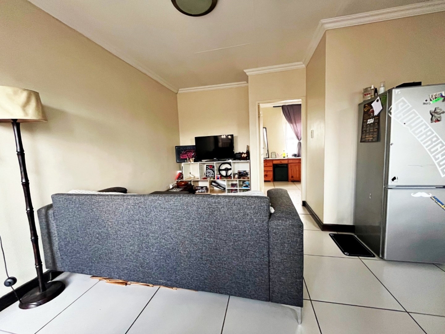 To Let 1 Bedroom Property for Rent in Scarlet Park Gauteng