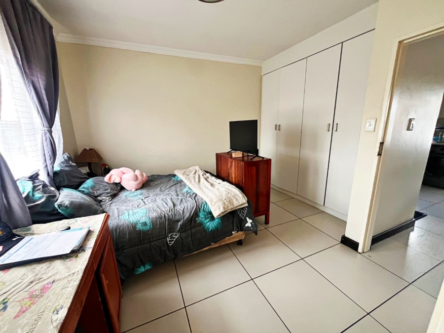 To Let 1 Bedroom Property for Rent in Scarlet Park Gauteng
