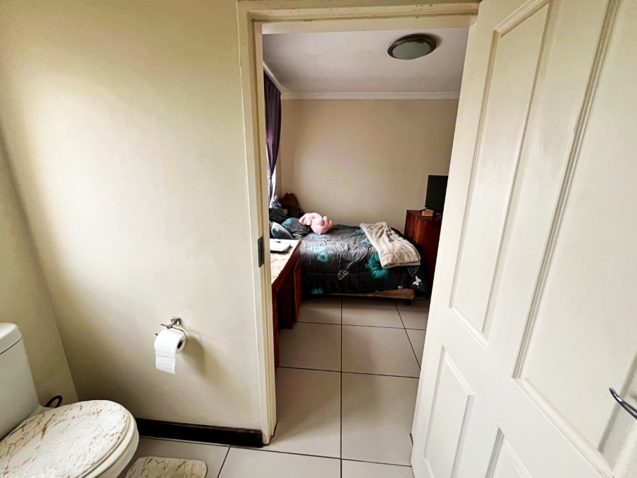 To Let 1 Bedroom Property for Rent in Scarlet Park Gauteng