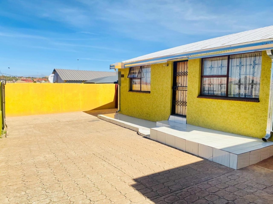 2 Bedroom Property for Sale in Meadowlands West Gauteng