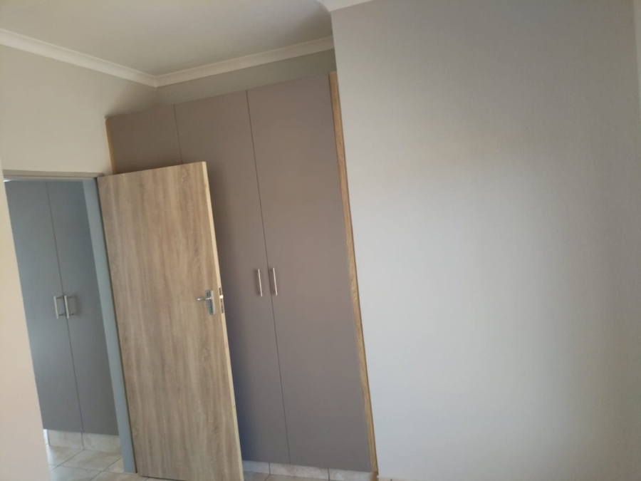 To Let 2 Bedroom Property for Rent in Ravenswood Gauteng