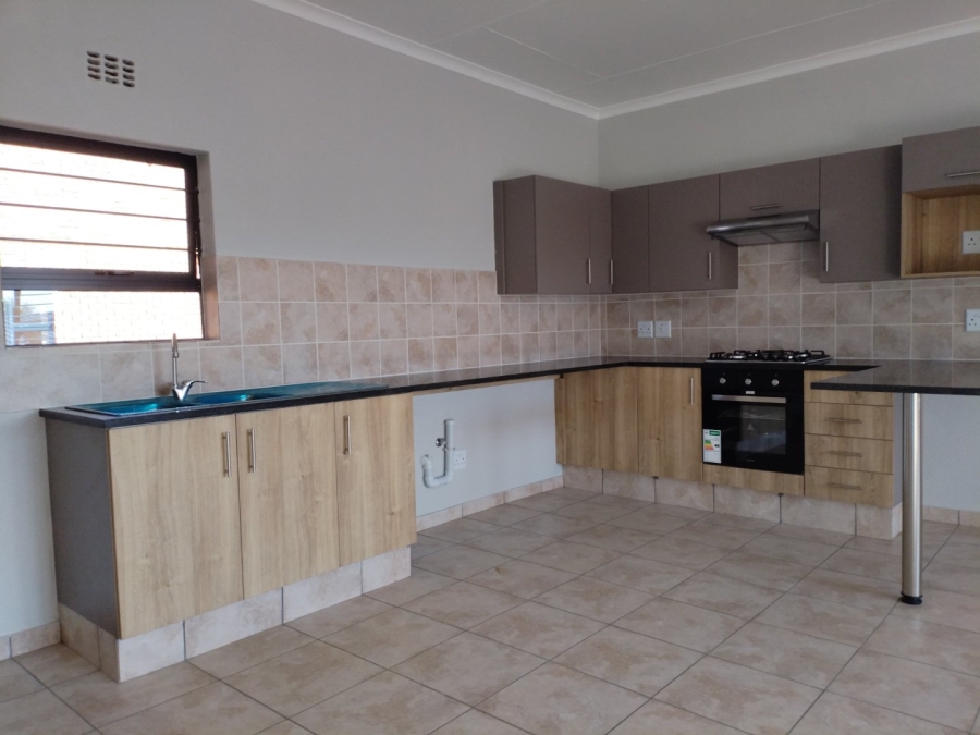 To Let 2 Bedroom Property for Rent in Ravenswood Gauteng