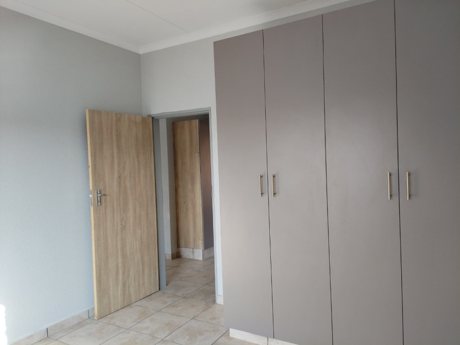 To Let 2 Bedroom Property for Rent in Ravenswood Gauteng