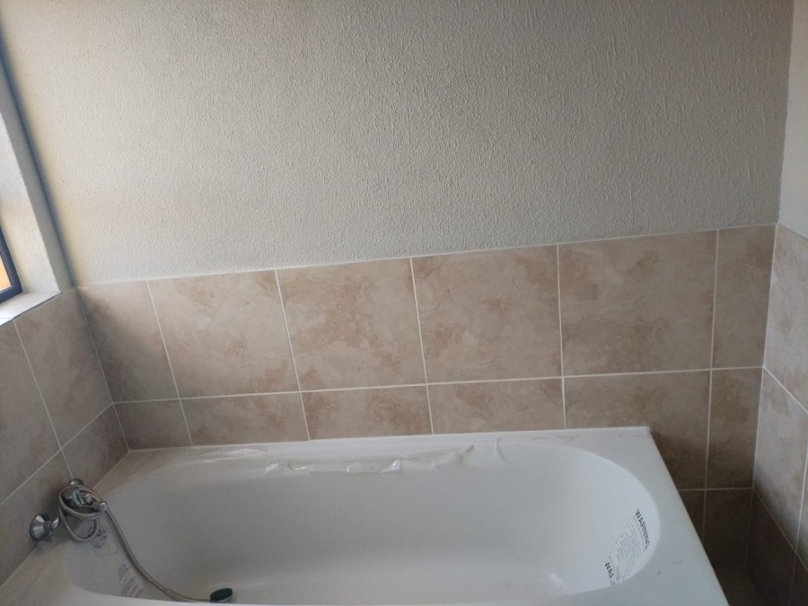 To Let 2 Bedroom Property for Rent in Ravenswood Gauteng