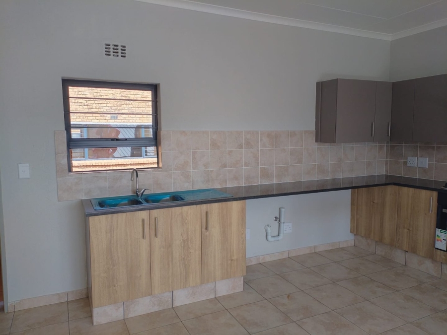 To Let 2 Bedroom Property for Rent in Ravenswood Gauteng