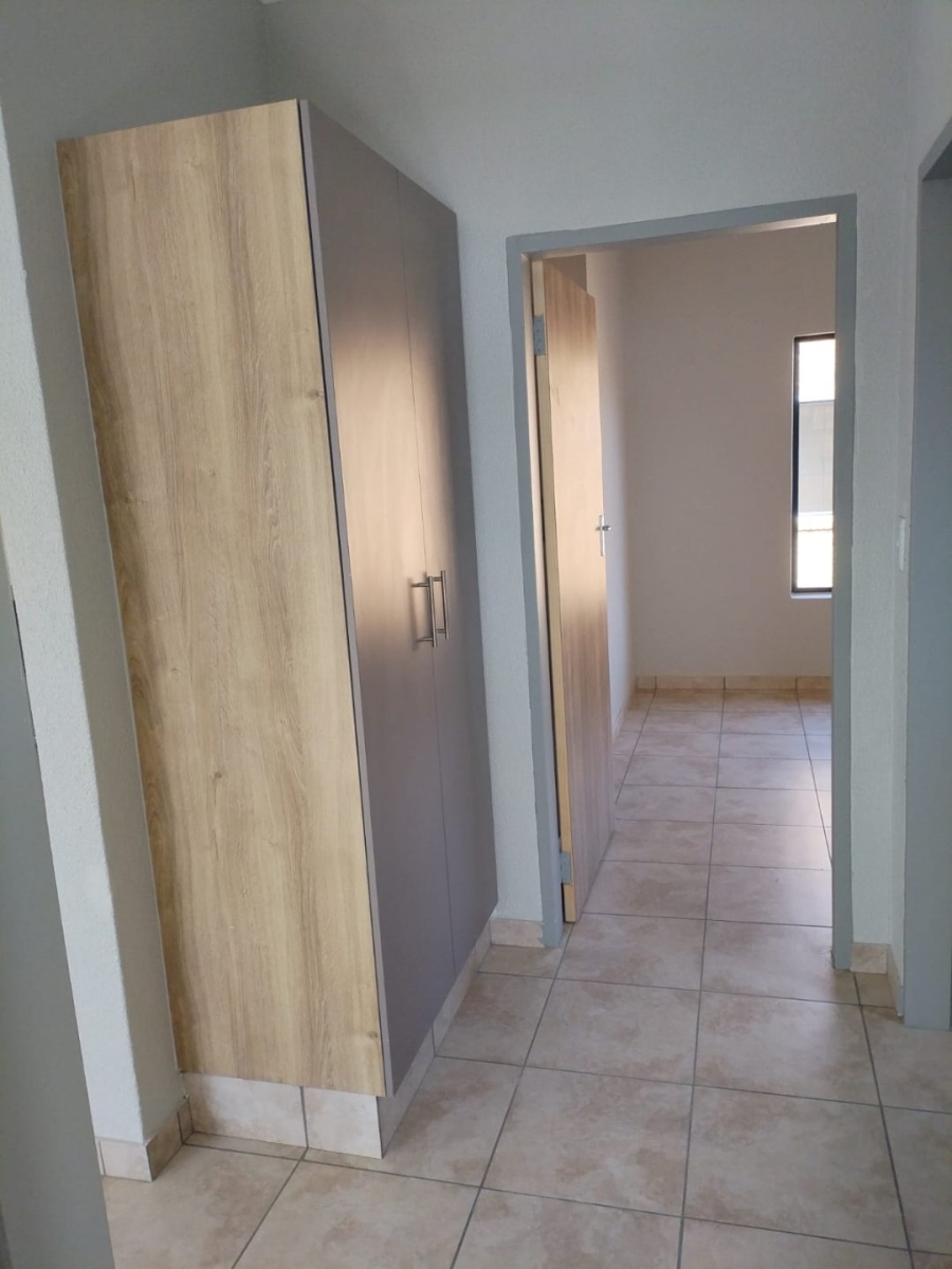 To Let 2 Bedroom Property for Rent in Ravenswood Gauteng