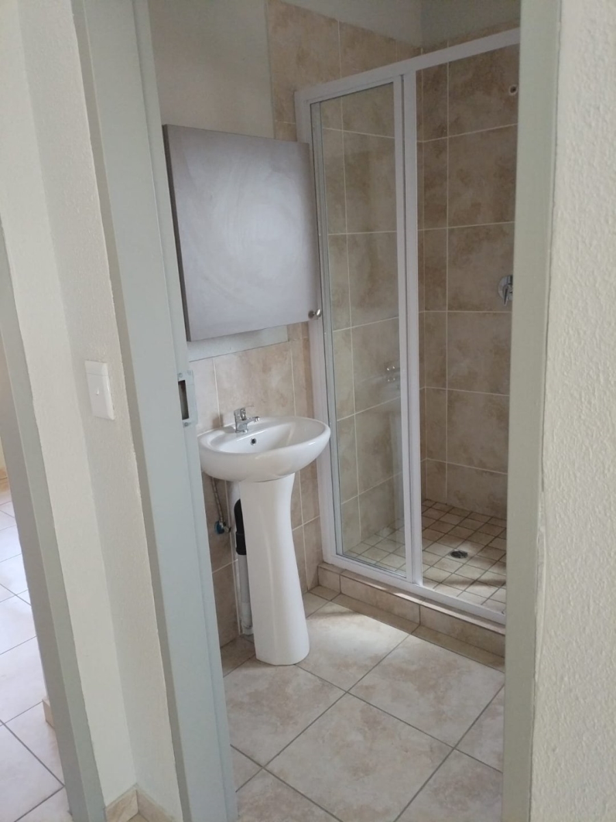 To Let 2 Bedroom Property for Rent in Ravenswood Gauteng