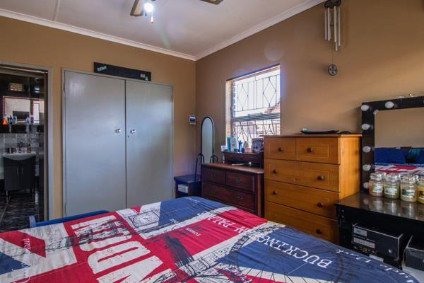 4 Bedroom Property for Sale in Lenasia South Gauteng