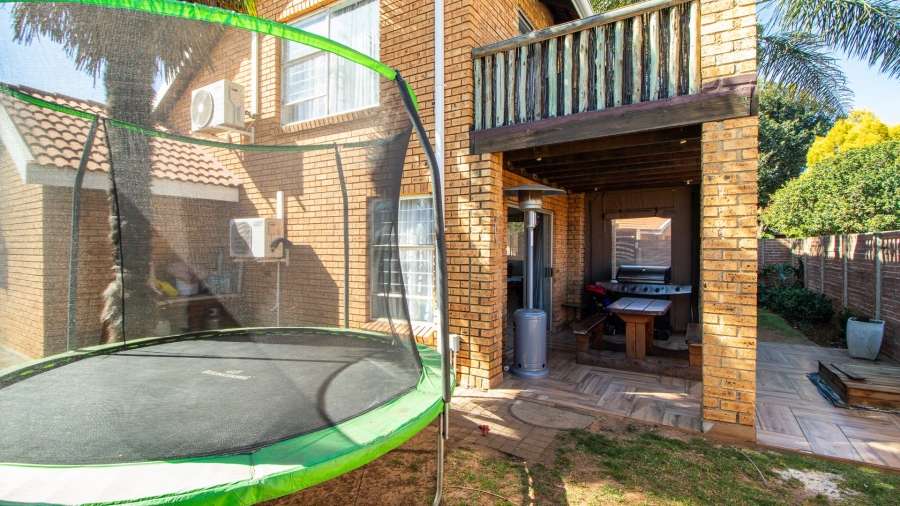 3 Bedroom Property for Sale in Bonaero Park Gauteng