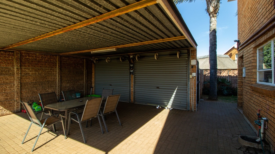 3 Bedroom Property for Sale in Bonaero Park Gauteng