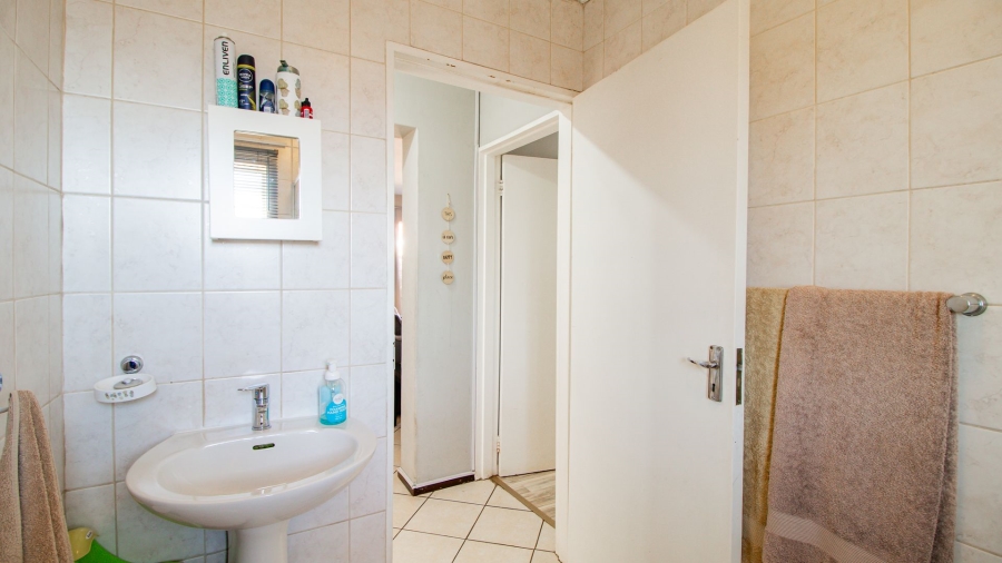 3 Bedroom Property for Sale in Bonaero Park Gauteng