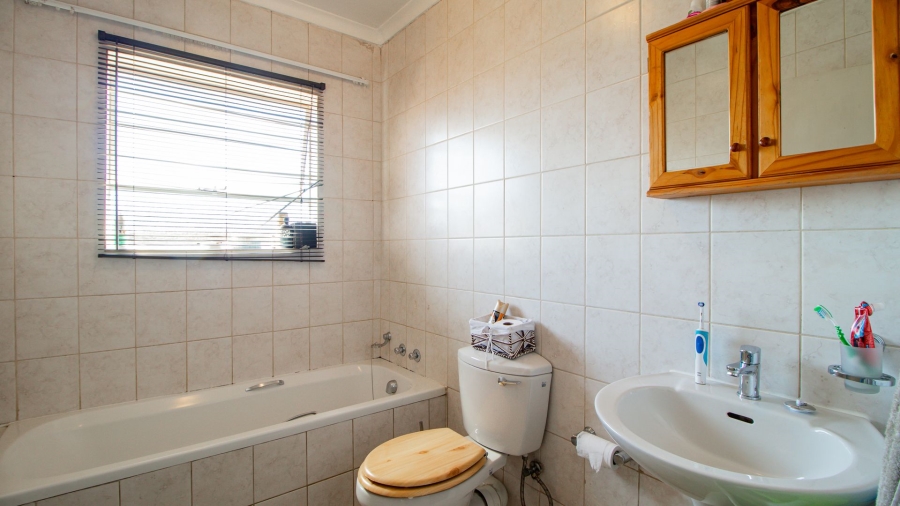 3 Bedroom Property for Sale in Bonaero Park Gauteng