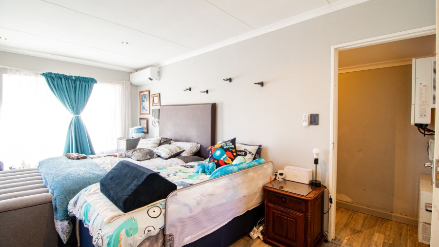 3 Bedroom Property for Sale in Bonaero Park Gauteng