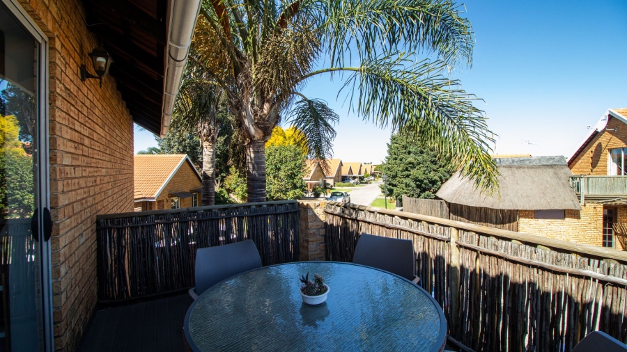 3 Bedroom Property for Sale in Bonaero Park Gauteng