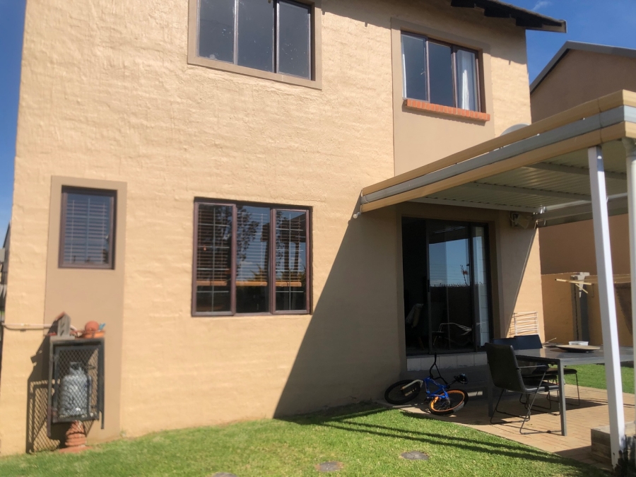 3 Bedroom Property for Sale in Noordwyk Gauteng
