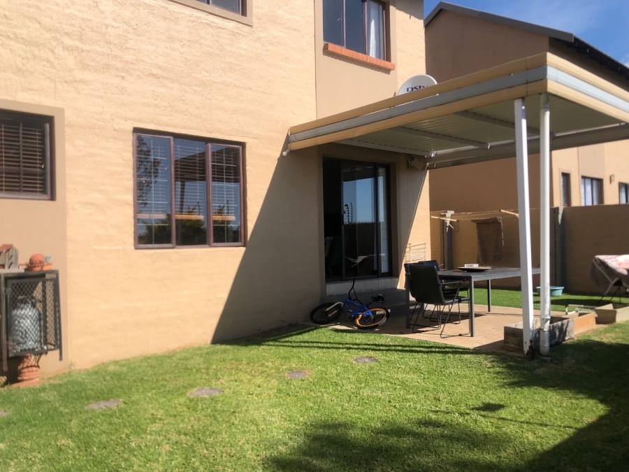 3 Bedroom Property for Sale in Noordwyk Gauteng