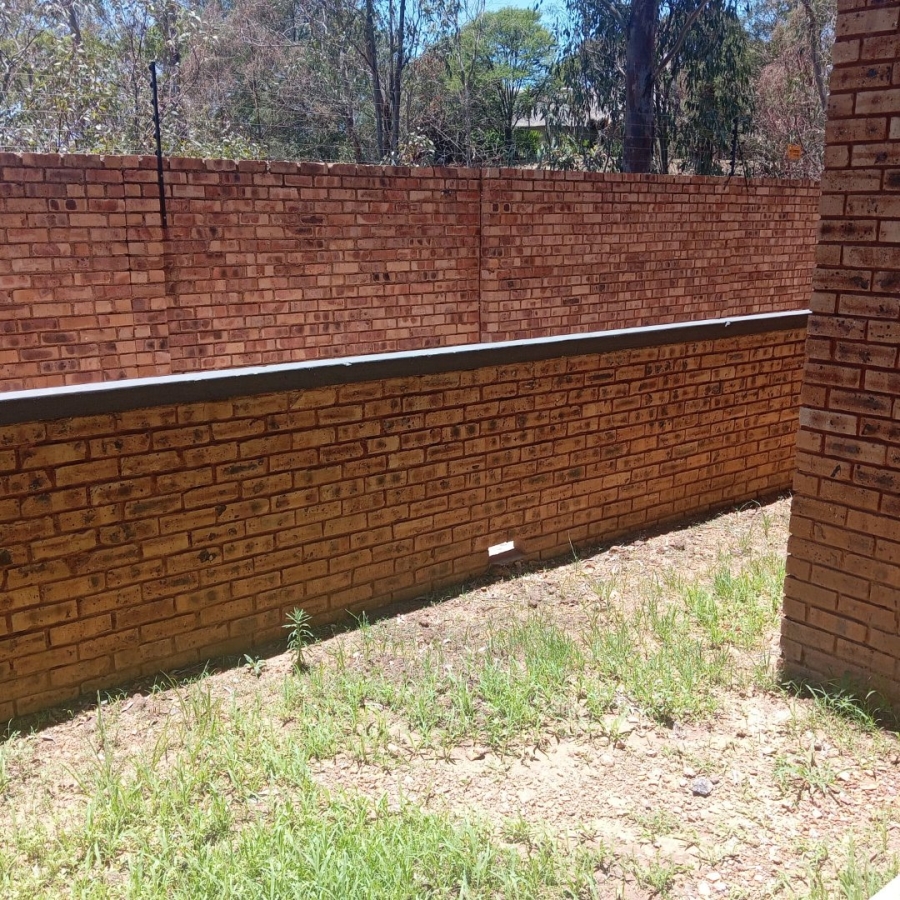 To Let 2 Bedroom Property for Rent in Cloverdene Gauteng
